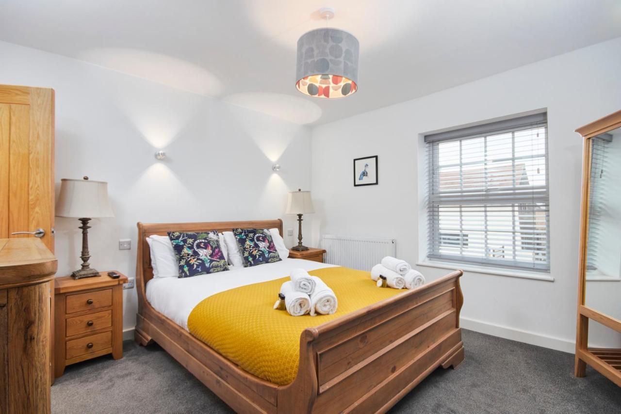 The Nutcracker Suite - Self Check-In, Self-Catering Apartment For East Midlands Airport ケグワース エクステリア 写真