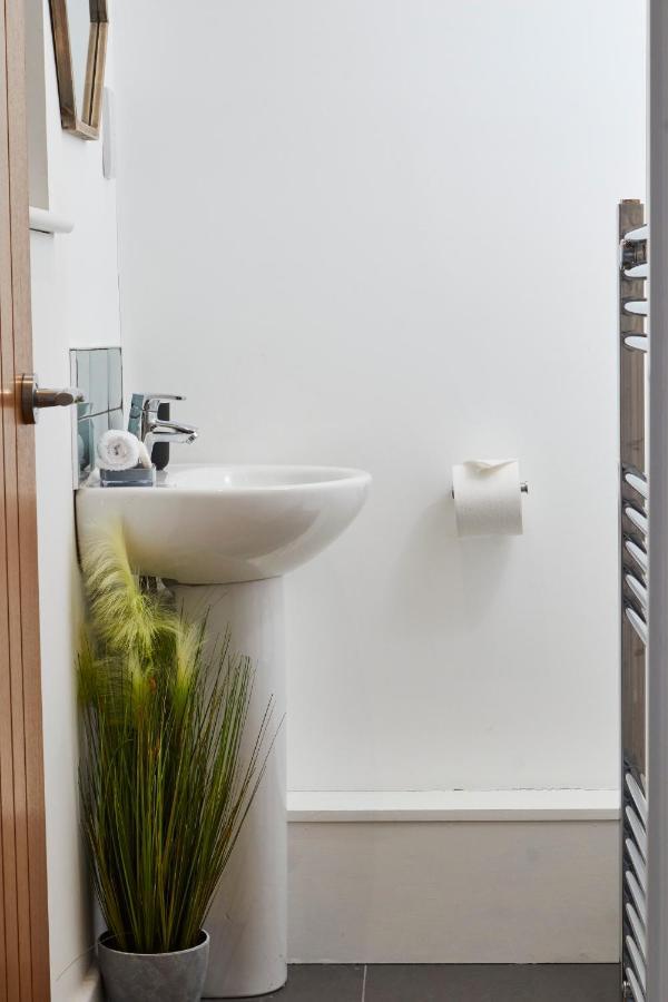 The Nutcracker Suite - Self Check-In, Self-Catering Apartment For East Midlands Airport ケグワース エクステリア 写真